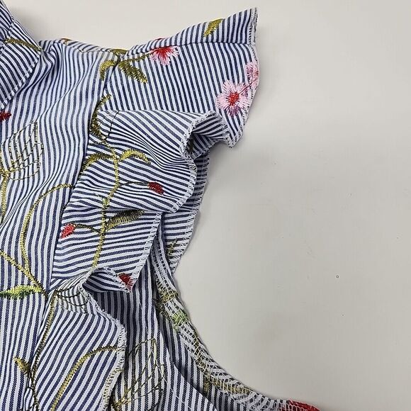 BCBGeneration Sleeveless Top Blouse Ruffle Embroidered Floral Keyhole Sz Medium - Picture 12 of 15